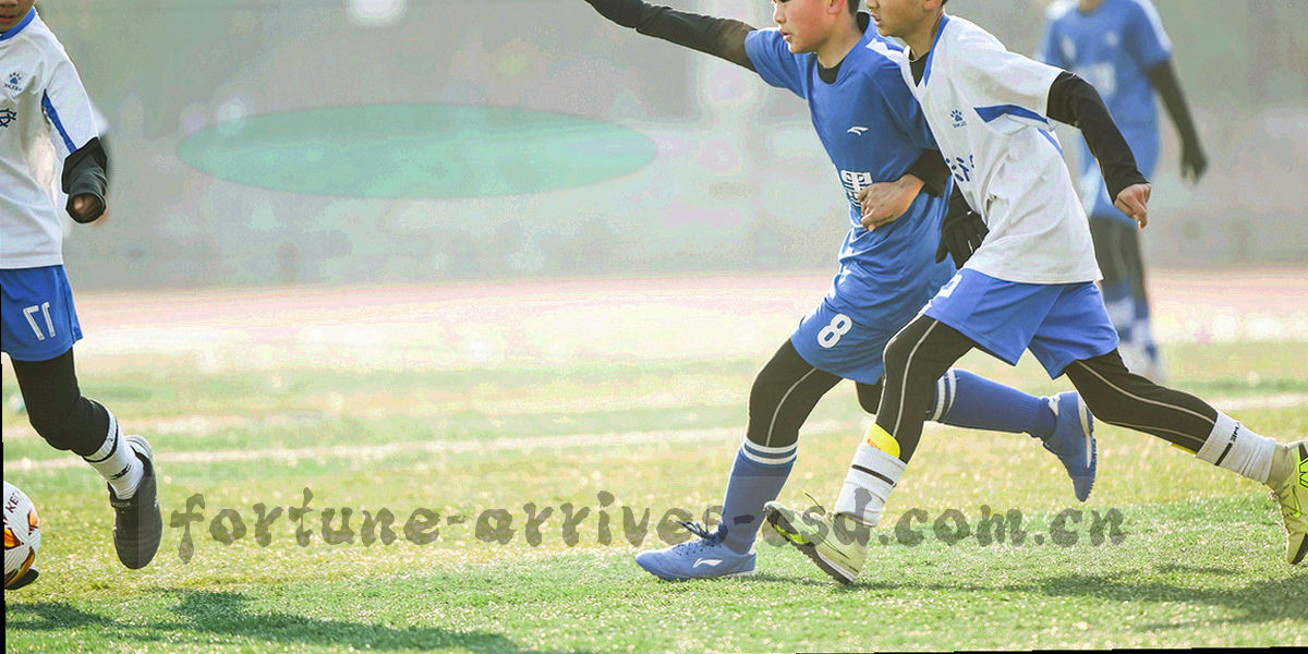 品牌自 2019 年起五次移动端改版的时间轴节点与版本标记图
